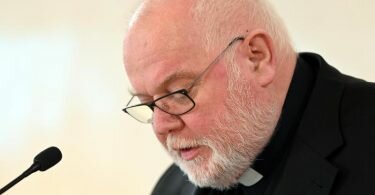 Kardinal Reinhard Marx, Erzbischof von München und Freising, äußert sich in einer Pressekonferenz zum Gutachten zu sexueller Gewalt gegen Kinder und Jugendliche im katholischen Erzbistum München und Freising. Foto: Sven Hoppe/dpa-Pool/dpa