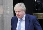 Der britische Premierminister Boris Johnson vor seinem Amtssitz 10 Downing Street. Foto: Jonathan Brady/PA Wire/dpa