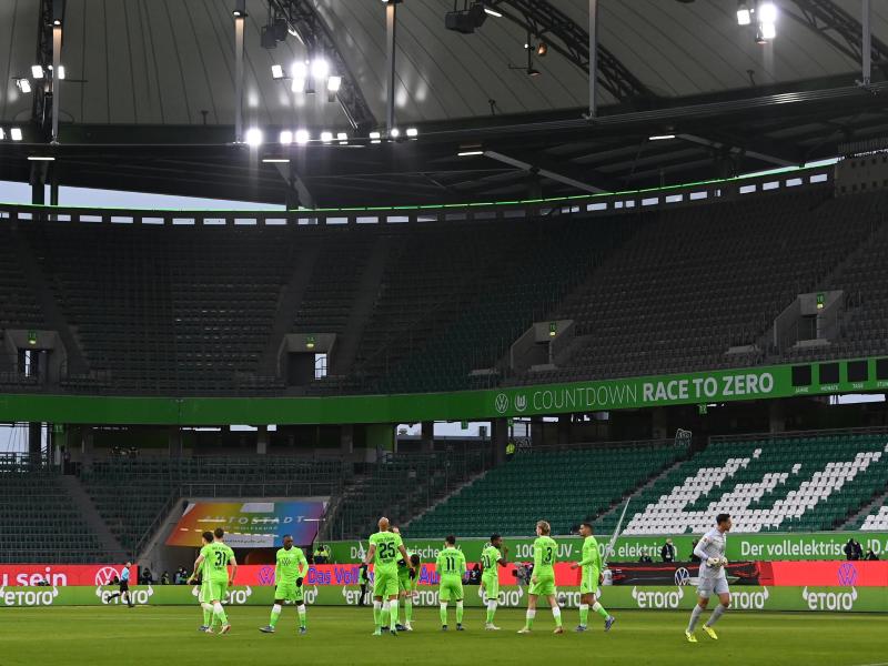 Der VfL Wolfsburg kann weiterhin nur bis zu 500 Zuschauer in die Volkswagen Arena lassen. Foto: Swen Pförtner/dpa