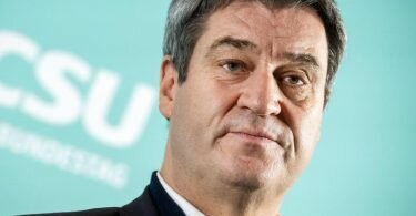 Markus Söder, Ministerpräsident von Bayern und Vorsitzender der CSU, kündigt Corona-Lockerungen an. Foto: Bernd von Jutrczenka/dpa