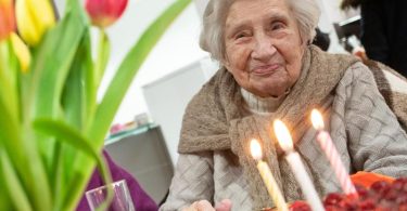 Anlass zum Feiern: Mina Hehn ist am Sonntag 109 Jahre alt geworden. Foto: Marijan Murat/dpa