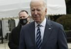 US-Präsident Joe Biden spricht vor dem Weißen Haus mit Journalisten über den Ukraine-Konflikt. Foto: Lenin Nolly/ZUMA Press Wire/dpa