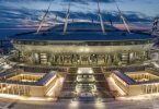 Das 2017 für die WM neu errichtete Fußballstadion in St. Petersburg. Foto: Dmitri Lovetsky/AP/dpa