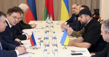 Der genaue Ort der Gespräche zwischen einer ukrainischen und russischen Delegation ist nicht bekannt - er soll sich an der Grenze zwischen der Ukraine und Belarus befinden. Foto: Sergei Kholodilin/BelTA/AP/dpa