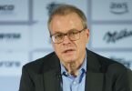 Der Ex-Schalke-Finanzchef Peter Peters kritisiert rückblickend den Deal mit dem russischen Sponsor Gazprom. Foto: Frank Rumpenhorst/dpa