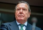 Nord Stream, Rosneft, Gazprom: Gleich mehrere Jobs von Ex-Kanzler Gerhard Schröder stehen in der Kritik. Foto: Kay Nietfeld/dpa