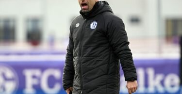 Der FC&nbsp;Schalke 04 trennt sich von Trainer Dimitrios Grammozis. Foto: Federico Gambarini/dpa