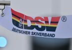 Eine Fahne mit dem Logo des Deutschen Ski-Verbandes (DSV) weht im Wind. Foto: Hendrik Schmidt/dpa-Zentralbild/dpa