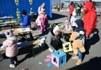 Kinder spielen in einer Aufnahmeeinrichtung für Geflüchtete aus der Ukraine in Leipzig. Foto: Hendrik Schmidt/dpa-Zentralbild/dpa