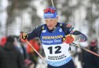 Biathlet Erik Lesser kam als Fünfter 38,6 Sekunden hinter dem norwegischen Sieger Vetle Sjastad Christiansen ins Ziel. Foto: Vesa Moilanen/Lehtikuva/AP/dpa