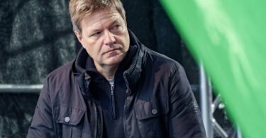 Bundeswirtschaftsminister Robert Habeck plant neue Maßnahmen zur Entlastung angesichts der steigenden Energiepreise. Foto: Axel Heimken/dpa