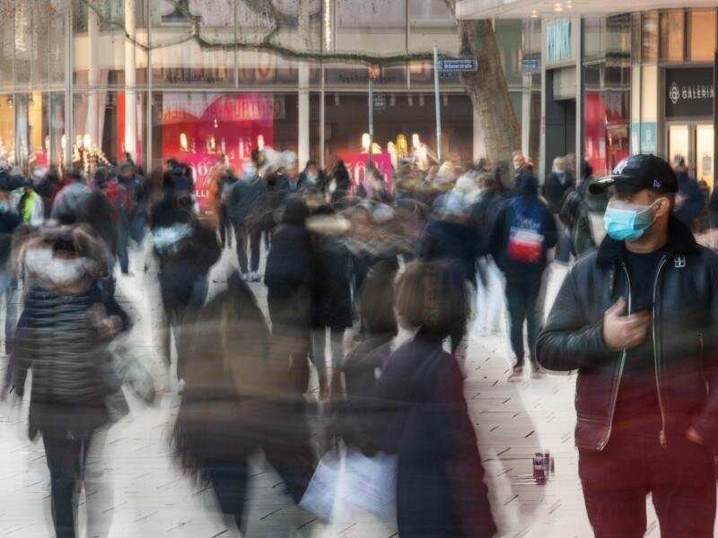 Vielerorts fallen zum 20. März die Masken. Die meisten Menschen müssen sich nach zwei Jahren Pandemie allerdings nicht um ihr Immunsystem sorgen. Foto: Boris Roessler/dpa/dpa-tmn