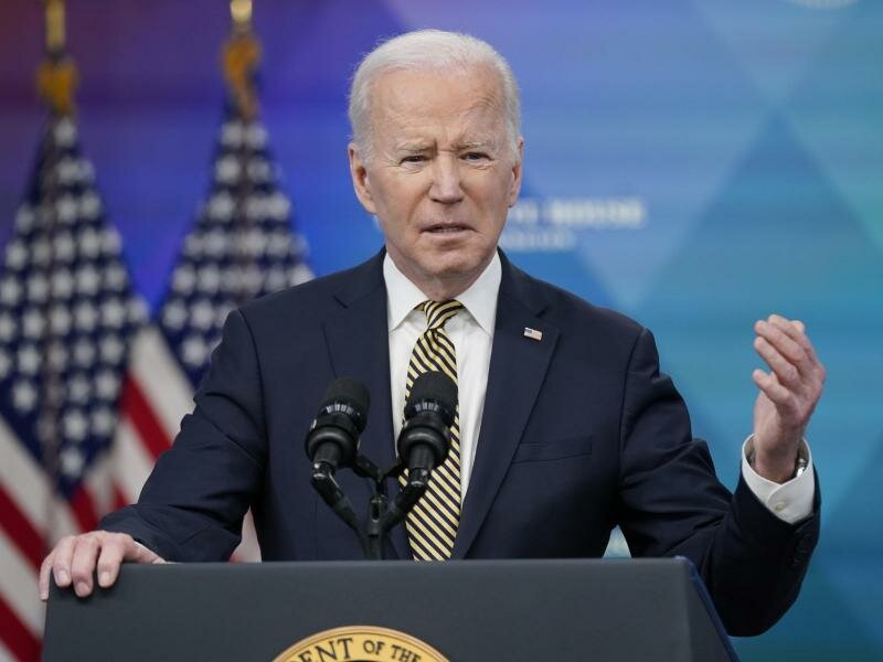 «Ich glaube, er ist ein Kriegsverbrecher», sagt Joe Biden auf die Frage einer Reporterin. Foto: Patrick Semansky/AP/dpa