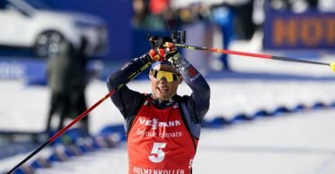Erik Lesser siegte am Holmenkollen. Foto: Terje Bendiksby/NTB/dpa