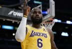 Basketball-Superstar LeBron James ist auf den zweiten Platz der ewigen NBA-Punkteliste vorgerückt. Foto: Jae C. Hong/AP/dpa