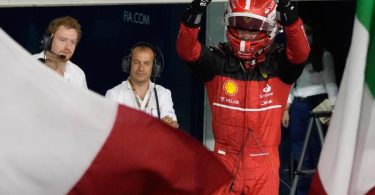 Charles Leclerc fuhr für Ferrari in Bahrain zum Sieg. Foto: Hassan Ammar/AP/dpa