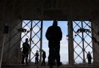 Das Tor des ehemaligen Konzentrationslagers Buchenwald, das heute eine Gedenkstätte ist (Symbolbild). Foto: Jan Woitas/dpa-Zentralbild/dpa