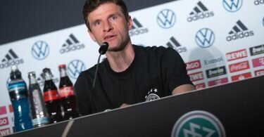 Thomas Müller bei der DFB-Pressekonferenz in Neu-Isenburg. Foto: Sebastian Gollnow/dpa