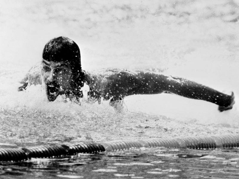 Beendete mit 22 Jahren im Jahr 1972 erstmals seine Karriere - und versuchte er im Alter von 41 Jahren ein Comeback: Mark Spitz. Foto: Staff/FILES/dpa
