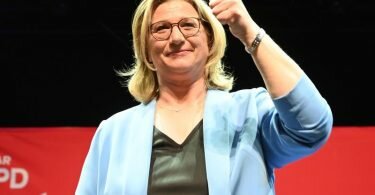 Wahlsiegerin Anke Rehlinger berät heute mit den SPD-Spitzengremien über das weitere Vorgehen. Foto: Boris Roessler/dpa