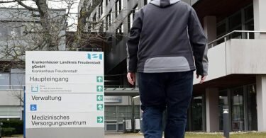Der Adipositas-Patient Bernd, aufgenommen beim Krankenhaus Freudenstadt, an dem ein Adipositas-Zentrum aufgebaut wird. Foto: Uli Deck/dpa