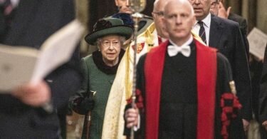 Prinz Andrew an der Seite der Queen. Foto: Richard Pohle/Pool The Times/AP/dpa