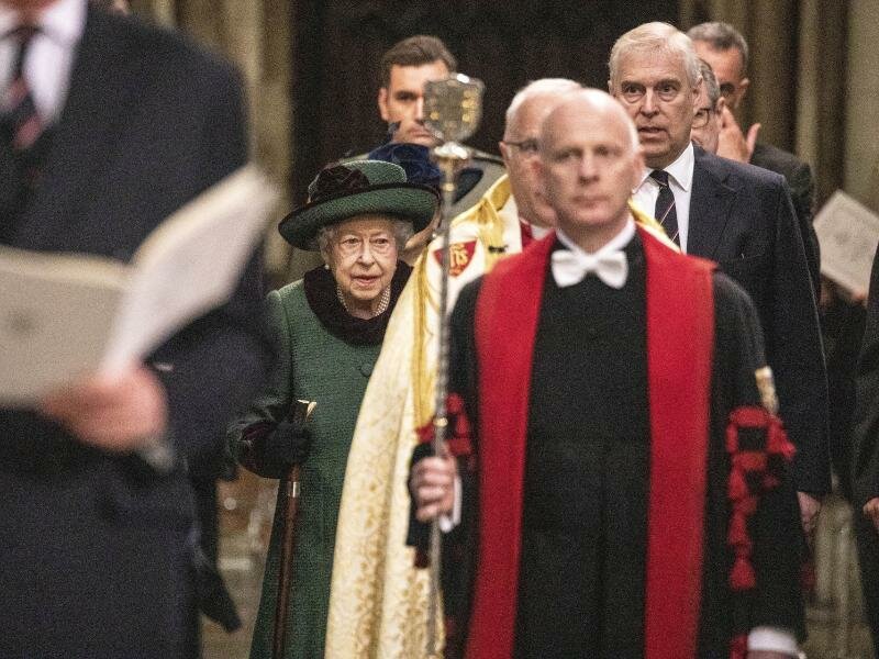 Prinz Andrew an der Seite der Queen. Foto: Richard Pohle/Pool The Times/AP/dpa