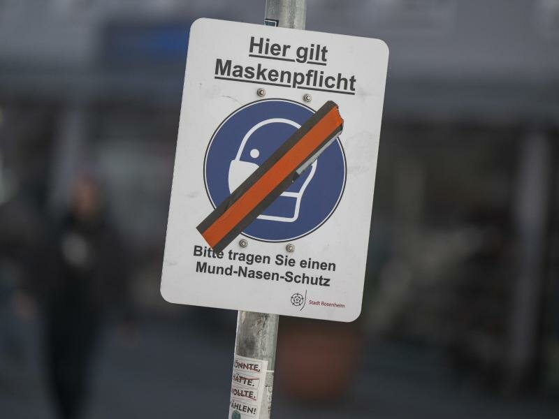Viele Bundesländer haben sich entschieden, Maskenpflichten in Geschäften und Schulen sowie 2G- und 3G-Zutrittsregeln auslaufen zu lassen. Foto: Peter Kneffel/dpa