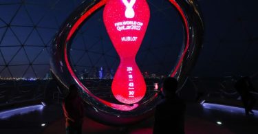 In Doha werden die Gruppen für die WM 2022 ausgelost. Foto: Christian Charisius/dpa