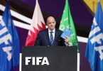 Fifa-Präsident Gianni Infantino rief in Doha zum Frieden auf. Foto: Christian Charisius/dpa