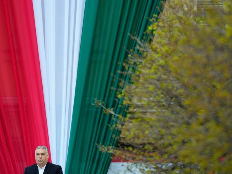 Viktor Orban, Ministerpräsident von Ungarn, bei einer Wahlkampfveranstaltung in Szekesfehervar. Foto: Petr David Josek/AP/dpa