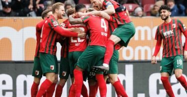 Der FC Augsburg feierte im Abstiegskampf einen wichtigen Sieg. Foto: Matthias Balk/dpa