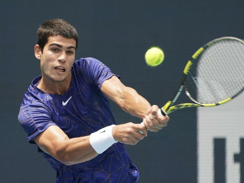 Carlos Alcaraz holte sich beim Masters in Miami den Titel. Foto: Wilfredo Lee/AP/dpa
