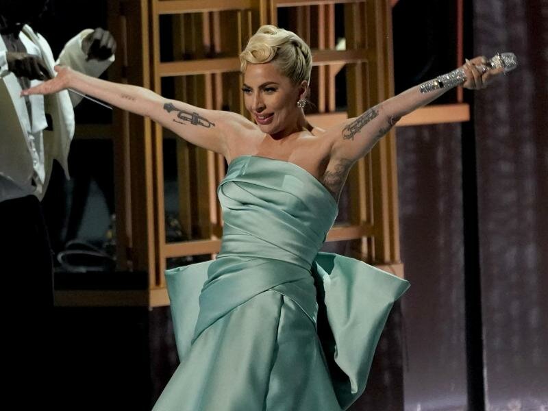 Lady Gaga auf der Bühne bei den Grammys. Foto: Chris Pizzello/Invision/AP/dpa