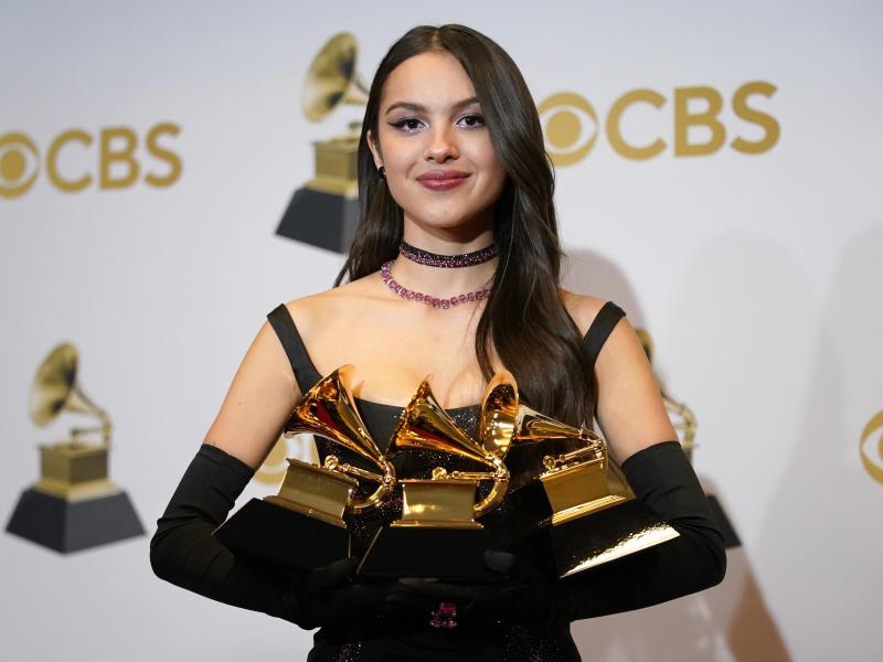 Newcomerin Olivia Rodrigo ging mit drei Grammys nach Hause. Foto: John Locher/Invision via AP/dpa