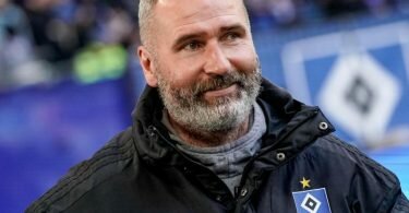 HSV-Trainer Tim Walter bekommt Rückendeckung. Foto: Axel Heimken/dpa