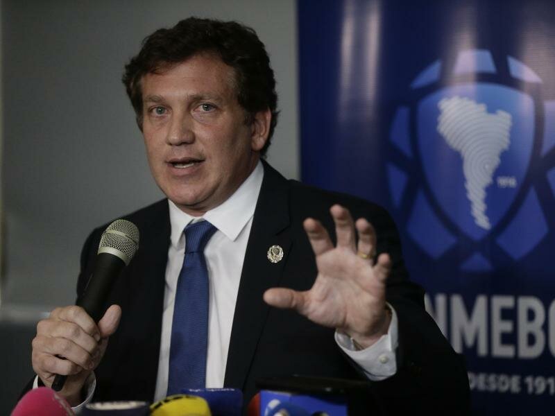 Alejandro Dominguez, Präsident des südamerikanischen Dachverbands CONMEBOL, würdigt die Eröffnung des gemeinsamen Büros mit der UEFA. Foto: Jorge Saenz/AP/dpa