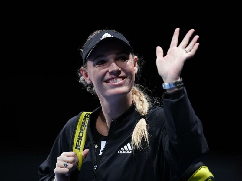 Die beste Tennisspielerin der dänischen Geschichte, Caroline Wozniacki, winkt den Fans vor dem Spiel. Foto: Liselotte Sabroe/Ritzau Scanpix Foto/AP/dpa