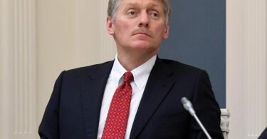 Dmitri Peskow, Sprecher des russischen Präsidenten Putin, nimmt an einer Videokonferenz teil. Foto: Alexei Nikolsky/Pool Sputnik Kremlin/AP/dpa