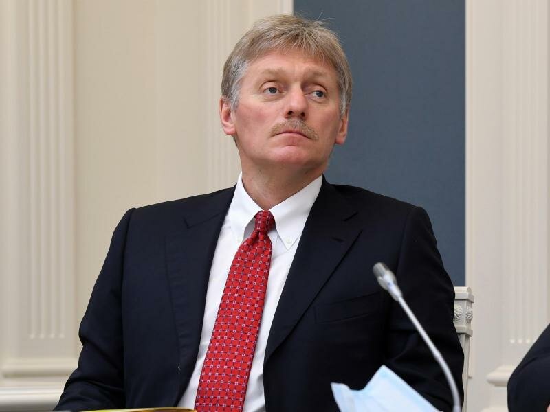 Dmitri Peskow, Sprecher des russischen Präsidenten Putin, nimmt an einer Videokonferenz teil. Foto: Alexei Nikolsky/Pool Sputnik Kremlin/AP/dpa