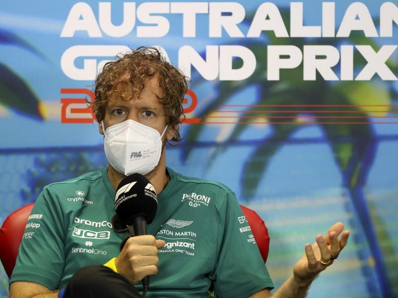 Aston-Martin-Pilot Sebastian Vettel beantwortet Fragen während der Fahrer-Pressekonferenz in Melbourne. Foto: Asanka Brendon Ratnayake/AP/dpa