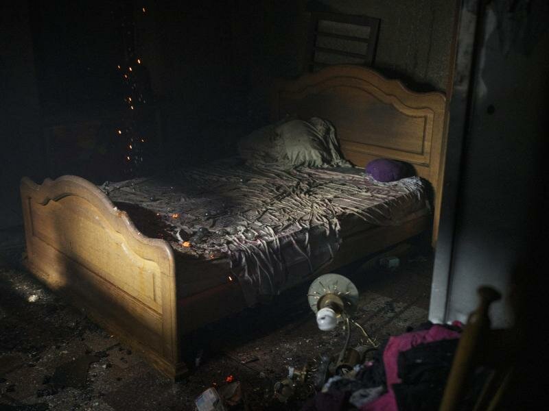 Das Innere eine Hauses in Charkiw nach einem russischen Angriff. Foto: Felipe Dana/AP/dpa