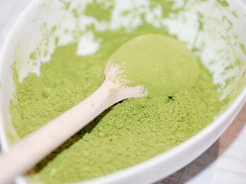 Grüntee - konkreter gesagt: Matcha - ist häufig Bestandteil von Detox-Pulvern. Diese werden zum Beispiel als Zutat für Smoothies verwendet. Foto: Klaus-Dietmar Gabbert/dpa-tmn