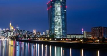 Die Europäische Zentralbank (EZB) in Frankfurt am Main. Foto: Boris Roessler/dpa