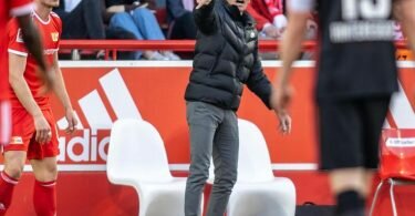 Nahm seine Spieler nach der Niederlage bei Union Berlin in Schutz: Eintracht-Coach Oliver Glasner. Foto: Andreas Gora/dpa