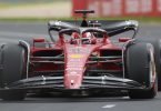 Formel-1--Pilot Charles Leclerc fährt im Ferrari-Boliden über die Strecke. Foto: Asanka Brendon Ratnayake/AP/dpa