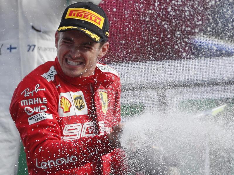 Der große Favorit der Formel 1 heißt Charles Leclerc und fährt für Ferrari. Foto: Antonio Calanni/AP/dpa