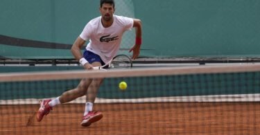 «Wenn sich die Politik in den Sport einmischt, ist das Ergebnis nicht gut», sagt Novak Djokovic. Foto: Darko Vojinovic/AP/dpa