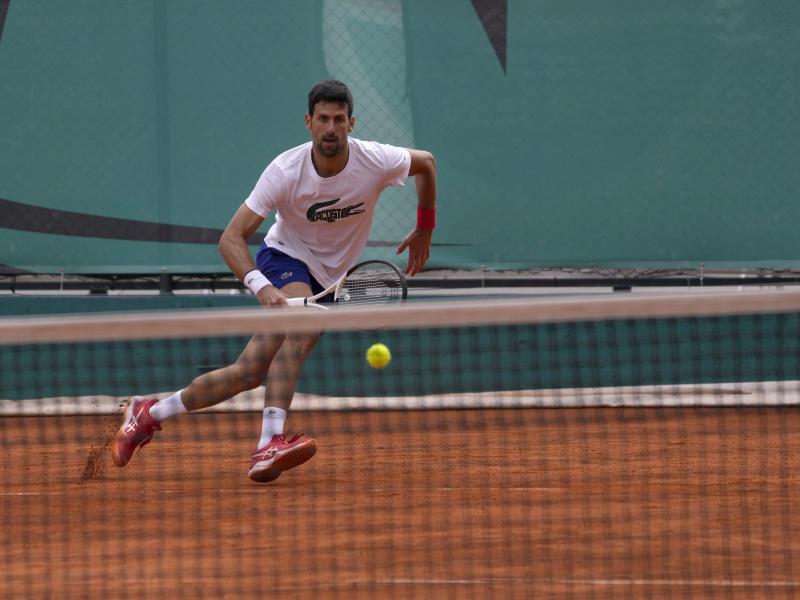 «Wenn sich die Politik in den Sport einmischt, ist das Ergebnis nicht gut», sagt Novak Djokovic. Foto: Darko Vojinovic/AP/dpa
