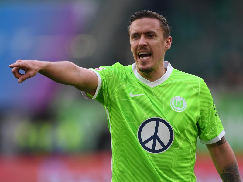 Hat die beim VfL Wolfsburg in ihn gesetzten Erwartungen noch nicht erfüllt: Max Kruse gestikuliert. Foto: Swen Pförtner/dpa